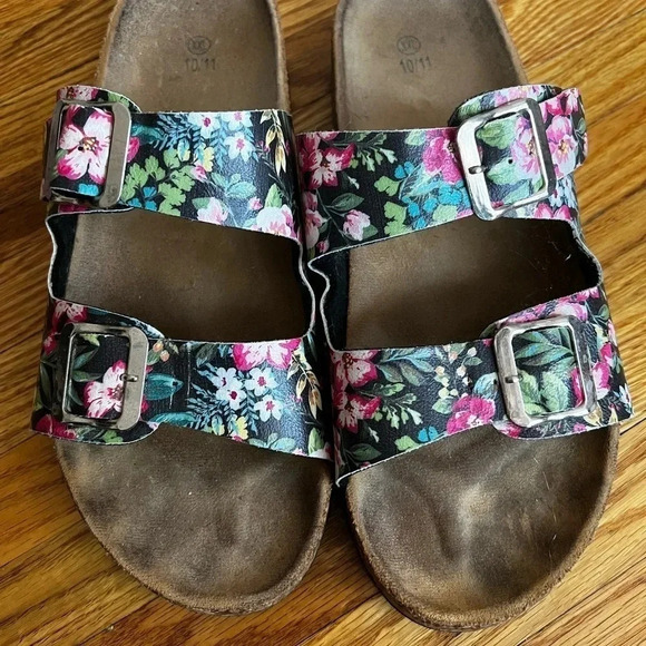 mystery Shoes - Floral slip on sandals